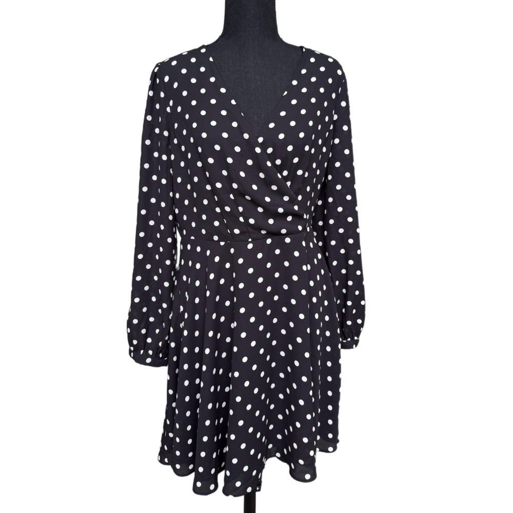 Express‎ Black White Polka Dot Wrap Dress Women’s Size M Knee Length V-Neck